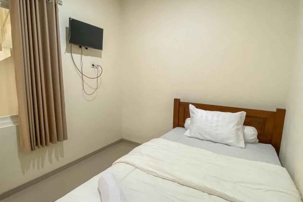 Blimbing  Nipa Guest House Near Universitas Widyagama Mitra Reddoorz מראה חיצוני תמונה
