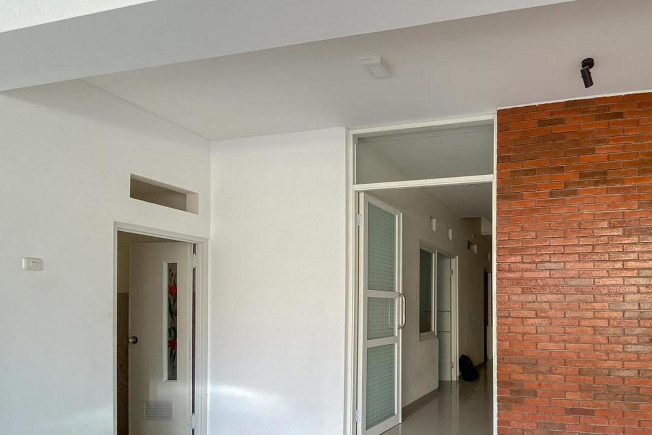 Blimbing  Nipa Guest House Near Universitas Widyagama Mitra Reddoorz מראה חיצוני תמונה