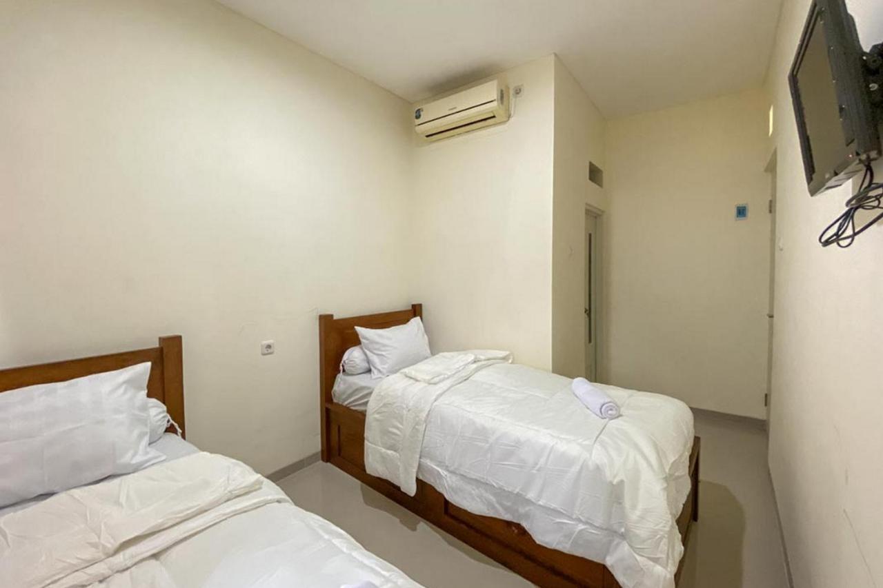Blimbing  Nipa Guest House Near Universitas Widyagama Mitra Reddoorz מראה חיצוני תמונה